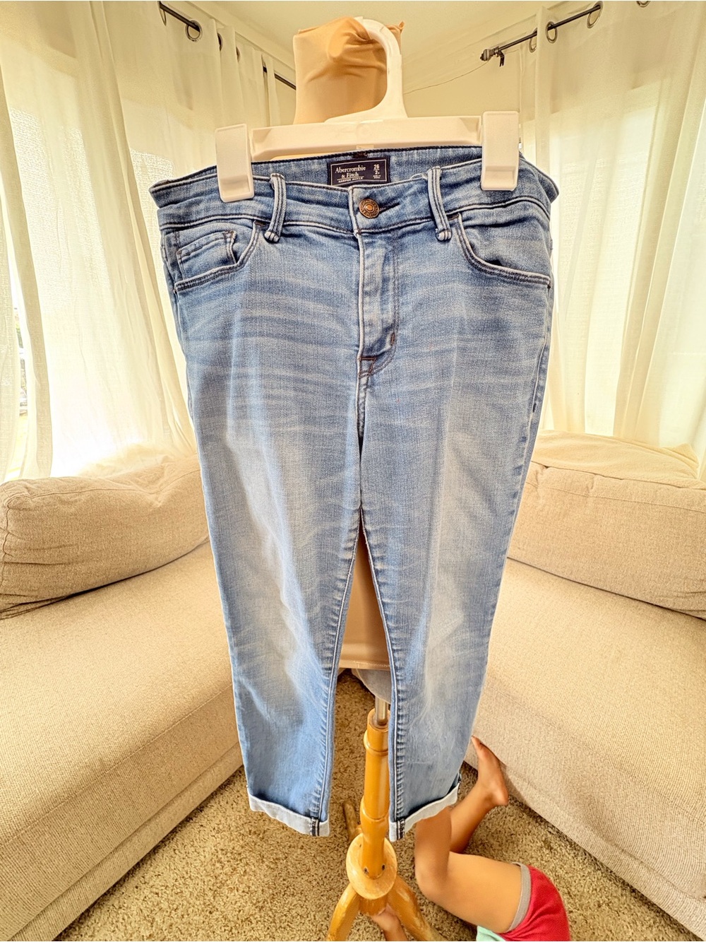 Abercrombie & Fitch Light Wash Cropped Women's Jeans